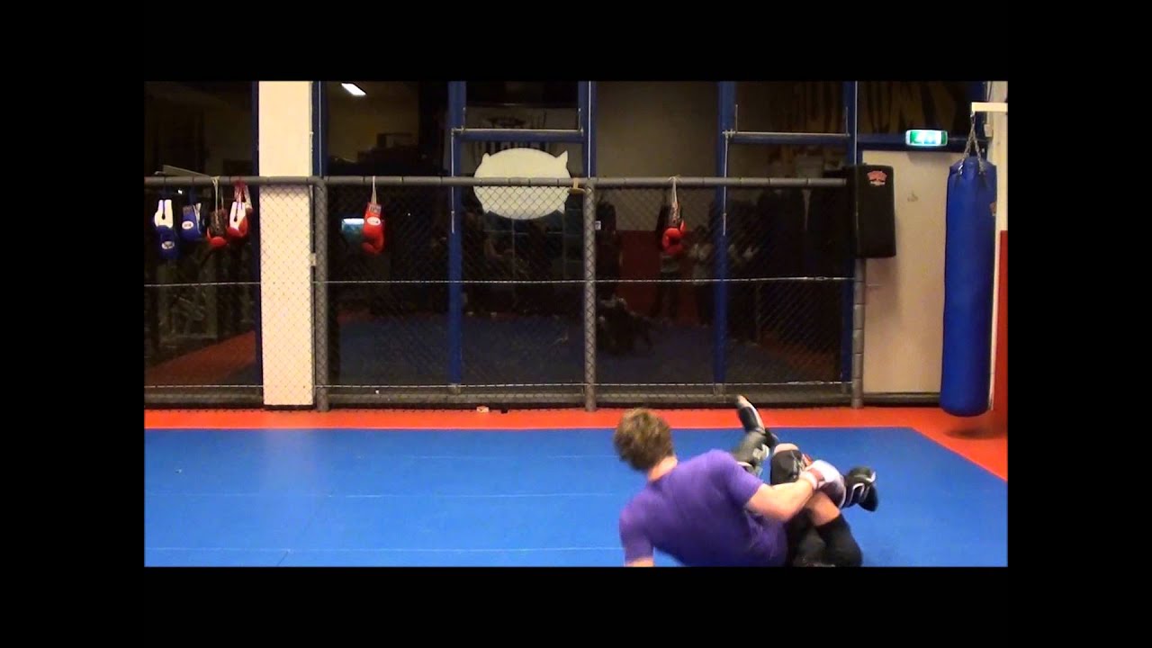 Zelfverdediging: WadoWeesp vrij sparren (MMA suplex)