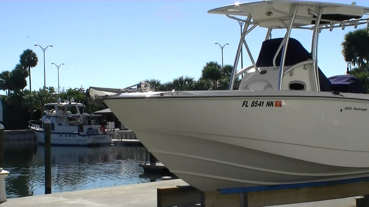 2007 Boston Whaler 240 Outrage in Tampa, FL