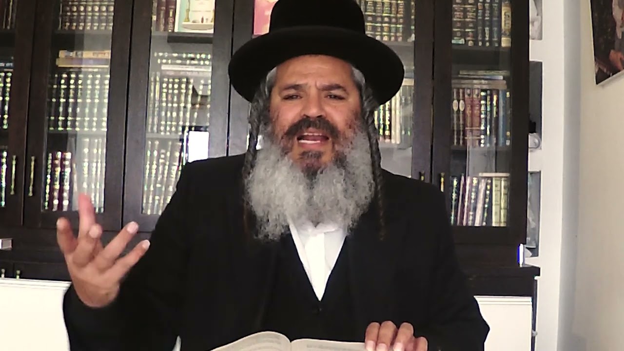 פרוש כפיך אל ה' יתברך ותבקש ממנו