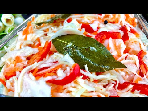 Видео: Хрустящая капуста за 5 минут! Простой и вкусный рецепт! #маринованнаякапуста #салат