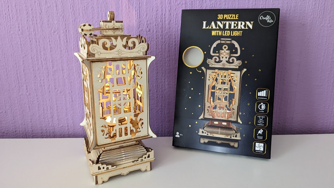 Wir bauen die erste der drei Laternen vom Action zum aufbauen mit LED Licht aus Holz auf