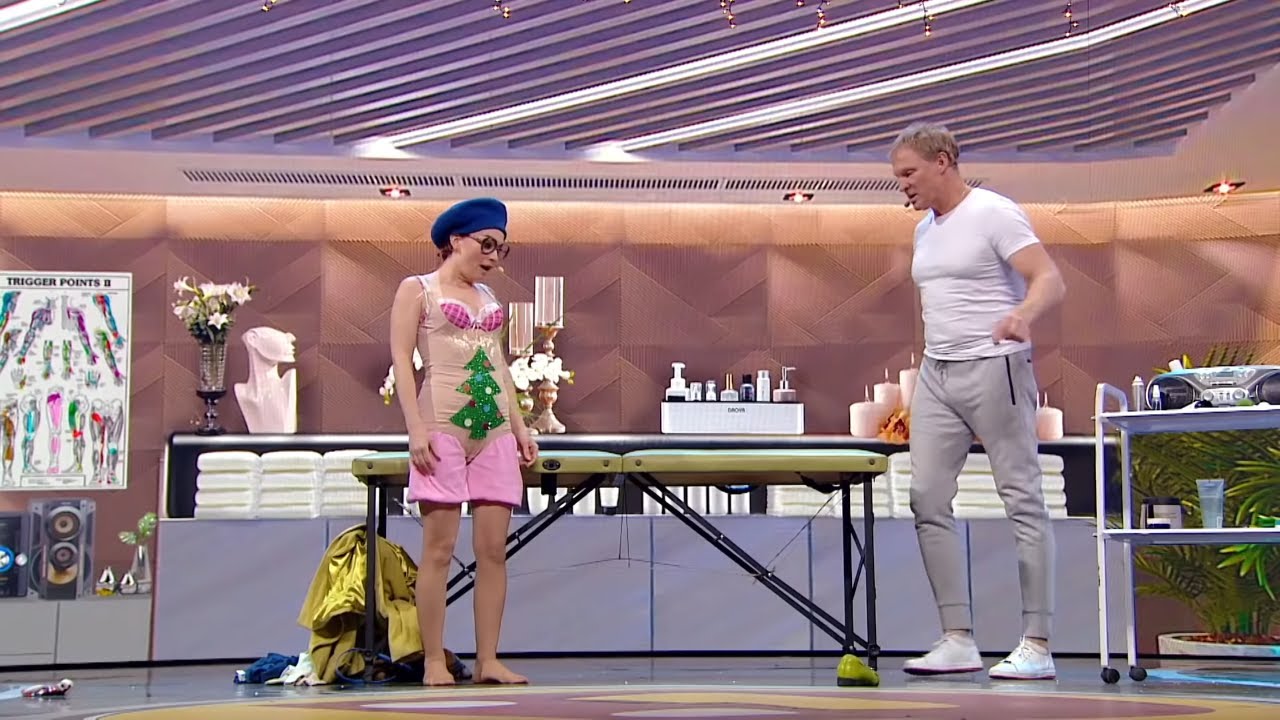 Массажист довел клиентку до экстаза! Как делать массаж спины ПРАВИЛЬНО? | Короткие приколы 2021