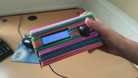 Vídeojuego con pantalla LCD y Joystick (Grupo 2 - 3ºD)