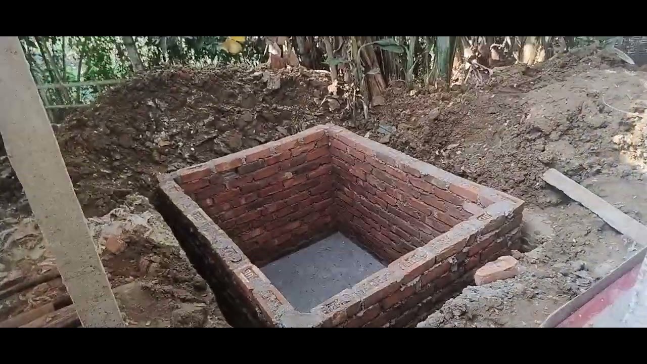 বর্ধমান জেলার জামালপুর থানার অন্তর্গত মহিষ গড়িয়া গ্রামে বিদ্যুৎ ও মোহন বাবুর ফার্মের কাজ চলছে 