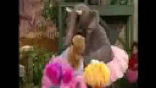 Sesame Street - Episode 4140 Street Scenes 22