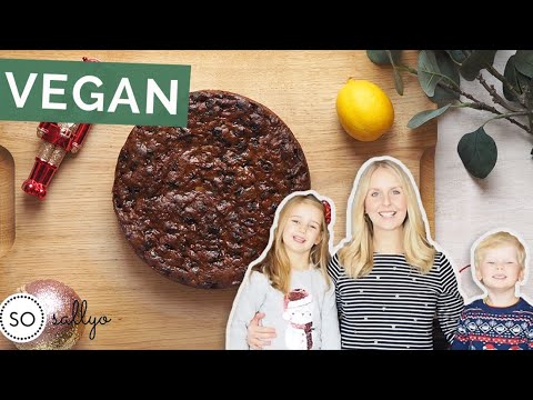 Quick and Easy Vegan Christmas Cake 2020! How To Make a Vegan Fruit Cake