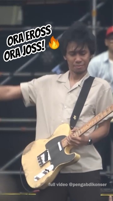 Saat menciptakan melodi ini usia Eross baru 18 tahun! Sheila on 7 Pede live from Pestapora