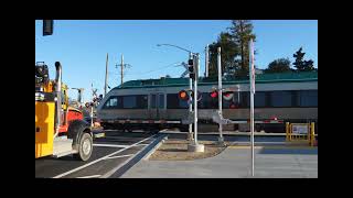 *New Ped Signals &amp; New LED Lights* SMART 111 Train South Corona Rd. Railroad Crossing, Petaluma CA