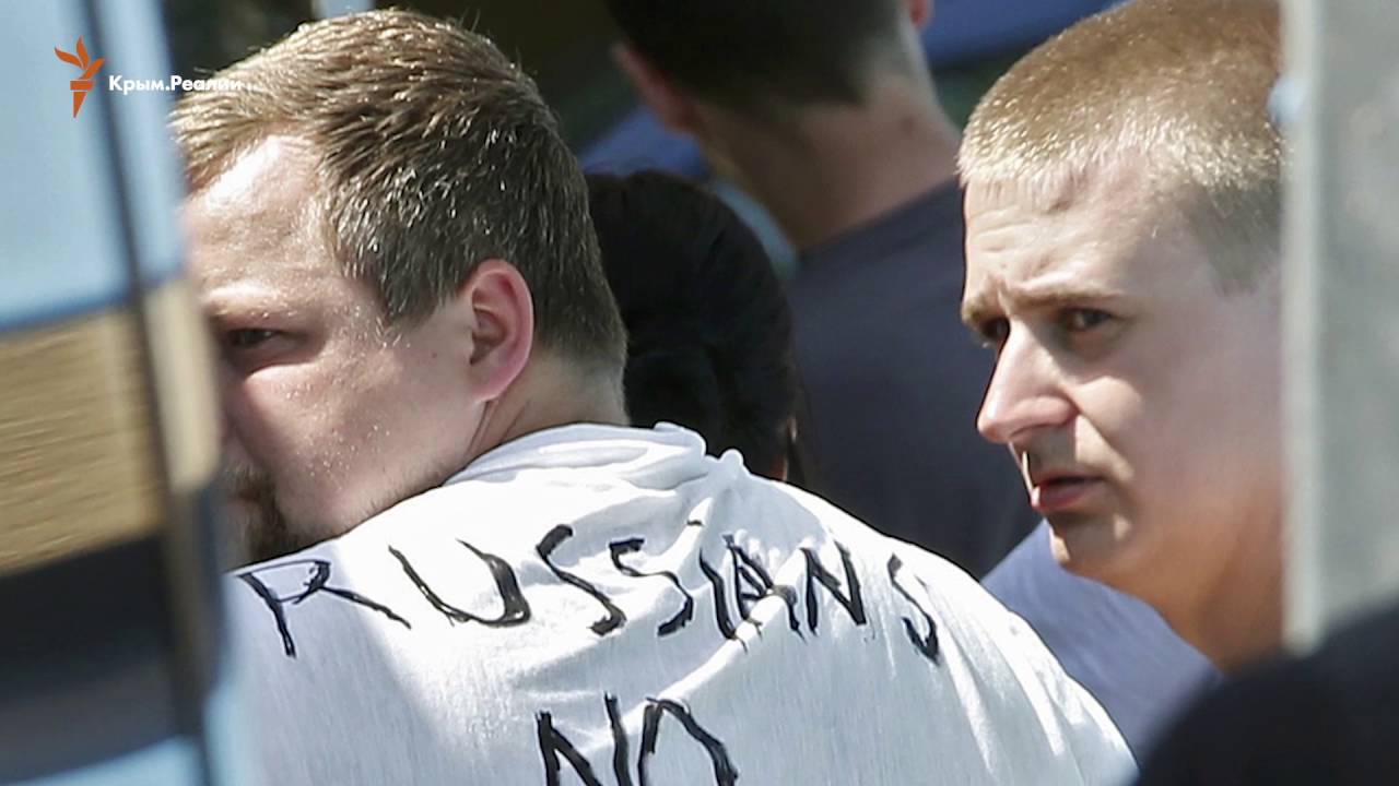 Российские футбольные хулиганы: Кремль одобряет - YouTube