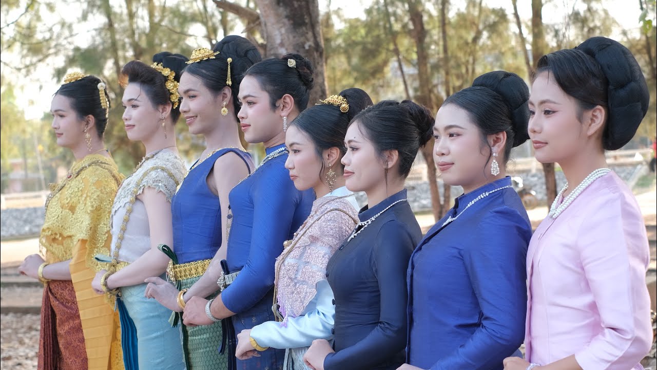 ฟ้อนศิรการบทมาลย์สิริกิติ์พระมาตา (ชุดไทยพระราชนิยม 8 แบบ ) แสดงโดย นาฏศิลป์โรงเรียนโคกคอนวิทยาคม