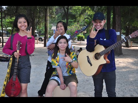 ดนตรีสดเพลง อยู่บ่ได้ Cover พิณอีสาน โดย กิ๊ฟน้อย พนมไพร【Isan Lam Ploen】