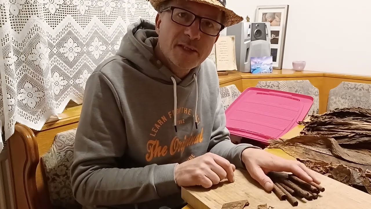 Zigarren selber machen. Das Rollen von Zigarillos.