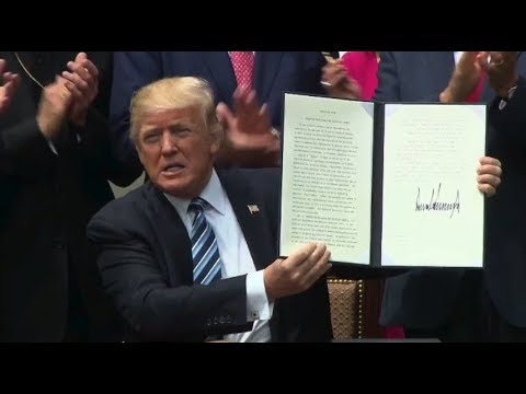 🚨President Donald Trump Signs very IMPORTANT Bill into Law at White House pressed cafe
