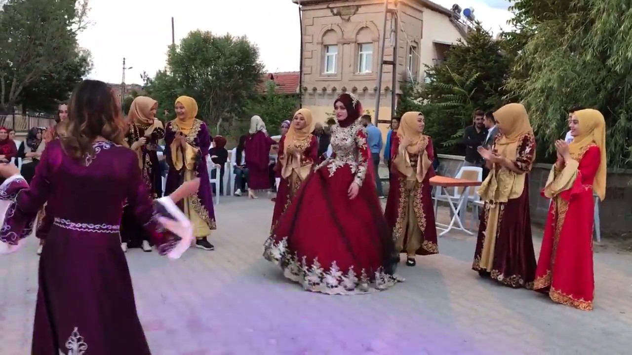 Alanyurt köyü Gelin Hanım Ve Arkadaşlarından Muhteşem Kına gecesi 👋👋👋