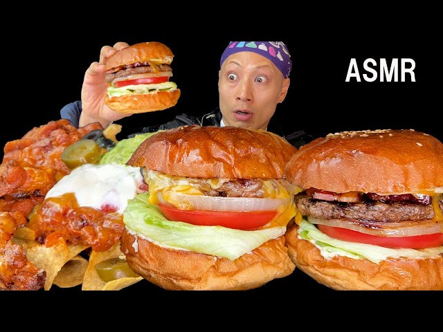 【Mukbang】Samurai eats hamburgers! / サムライがハンバーガーを食べる!【Eating Sounds】