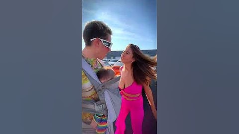 Thumbnail of Wait for the KISS 😘