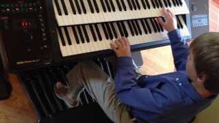 Download lagu Kiki's Delivery Service - Joe Hisaishi 魔女の宅 A Town with an Ocean View - Electone Version
