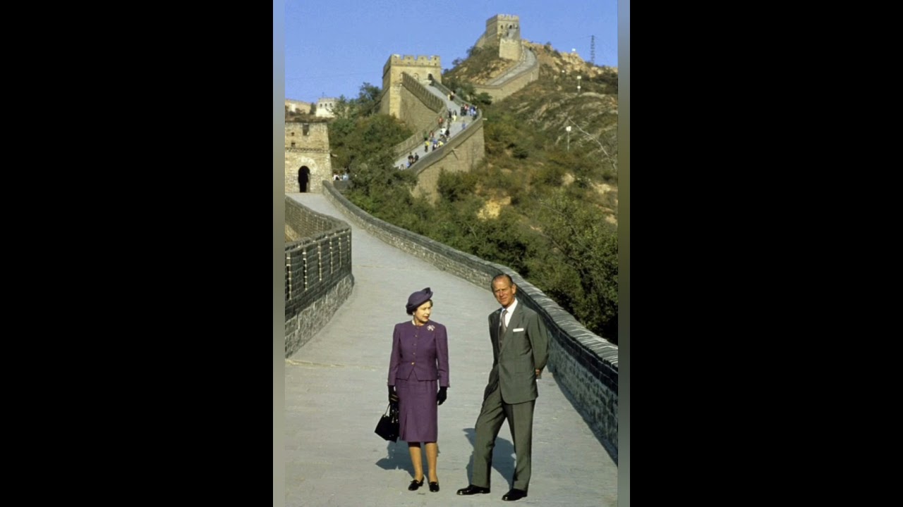 Queen Elizabeth II of England, Queen Elizabeth II with Prince Philip, family 19  