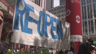 Hundreds rally in Chicago, Springfield against Pritzker's stay-at-home order
