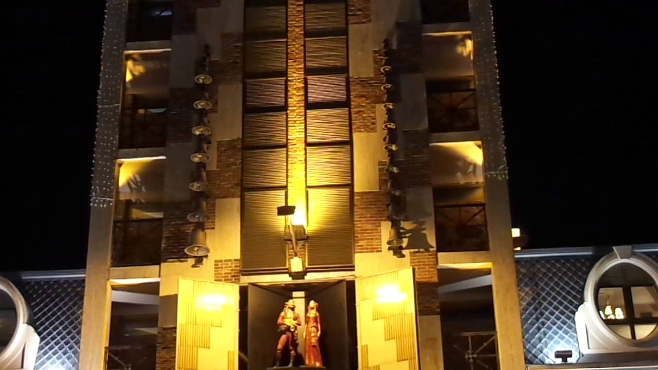 Гимн Грузии на площади Пьяца в Батуми - YouTube