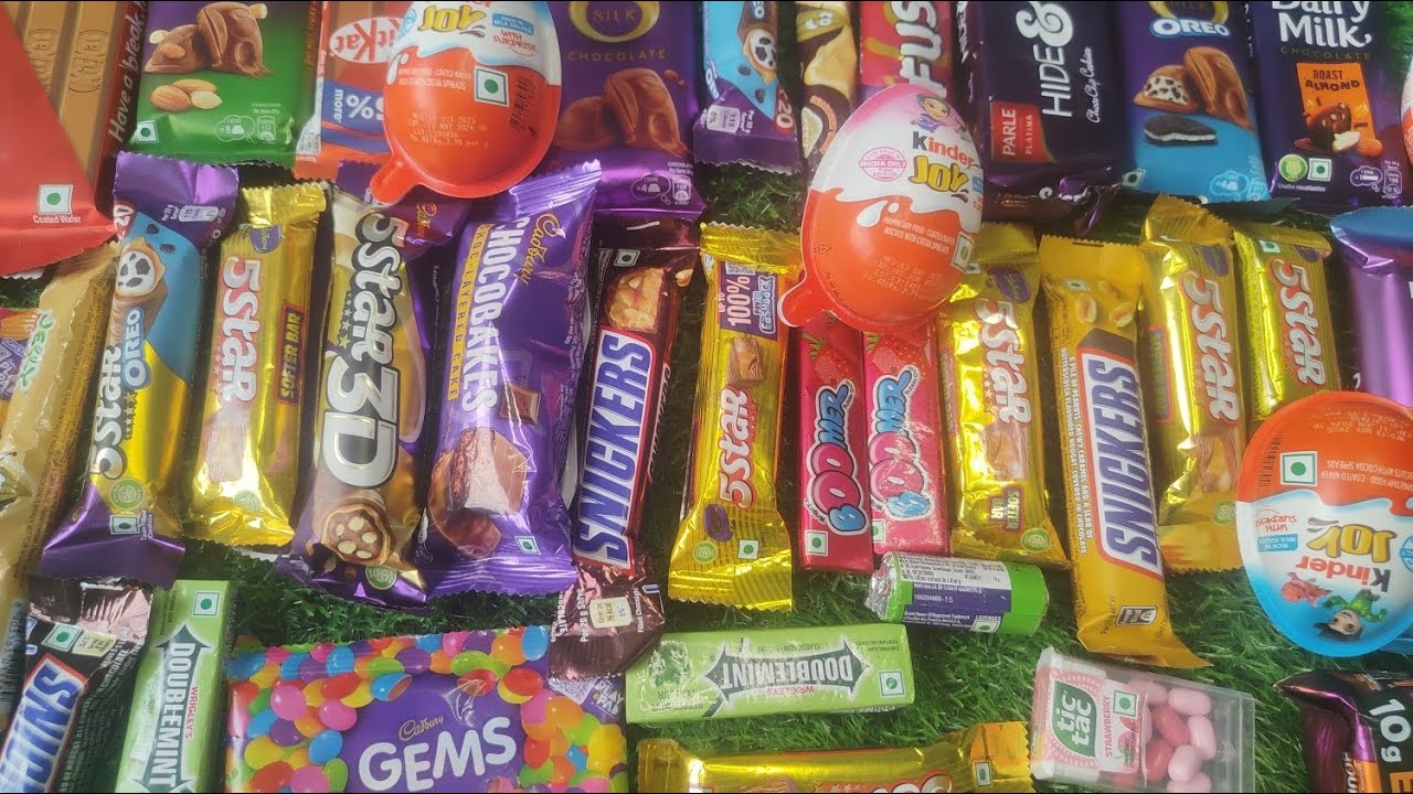 Some lot's of chocolate|some lot's of candies 