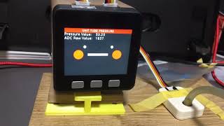 Stack-chan with tube pressure sensor/チューブプレッシャーセンサーを取り付けたｽﾀｯｸﾁｬﾝ