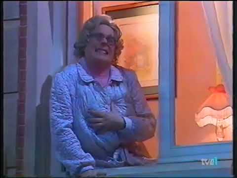 EL DEL BALCON Y LA MARUJA