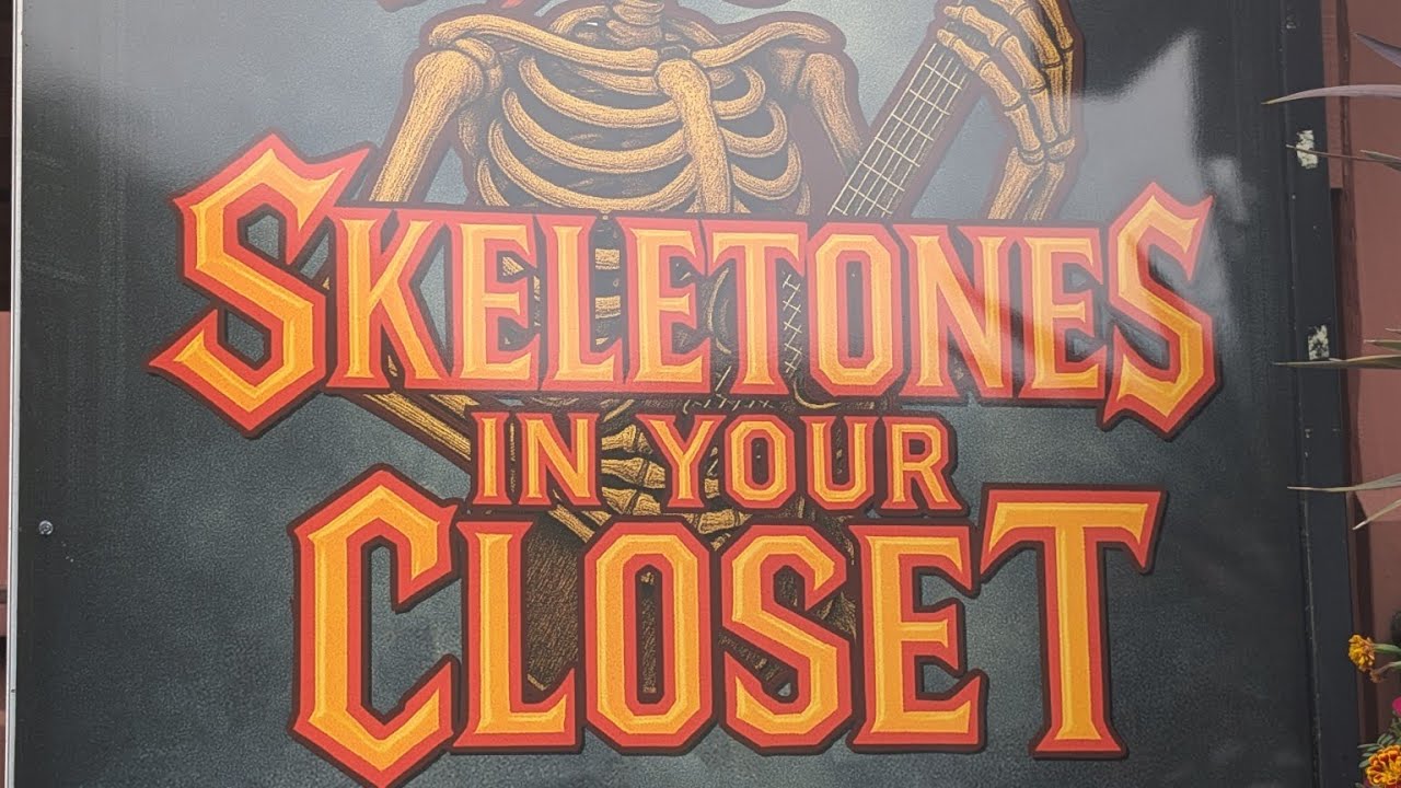 FULL SHOW - Skeletones In Your Closet - Howl-O-Scream 2025 