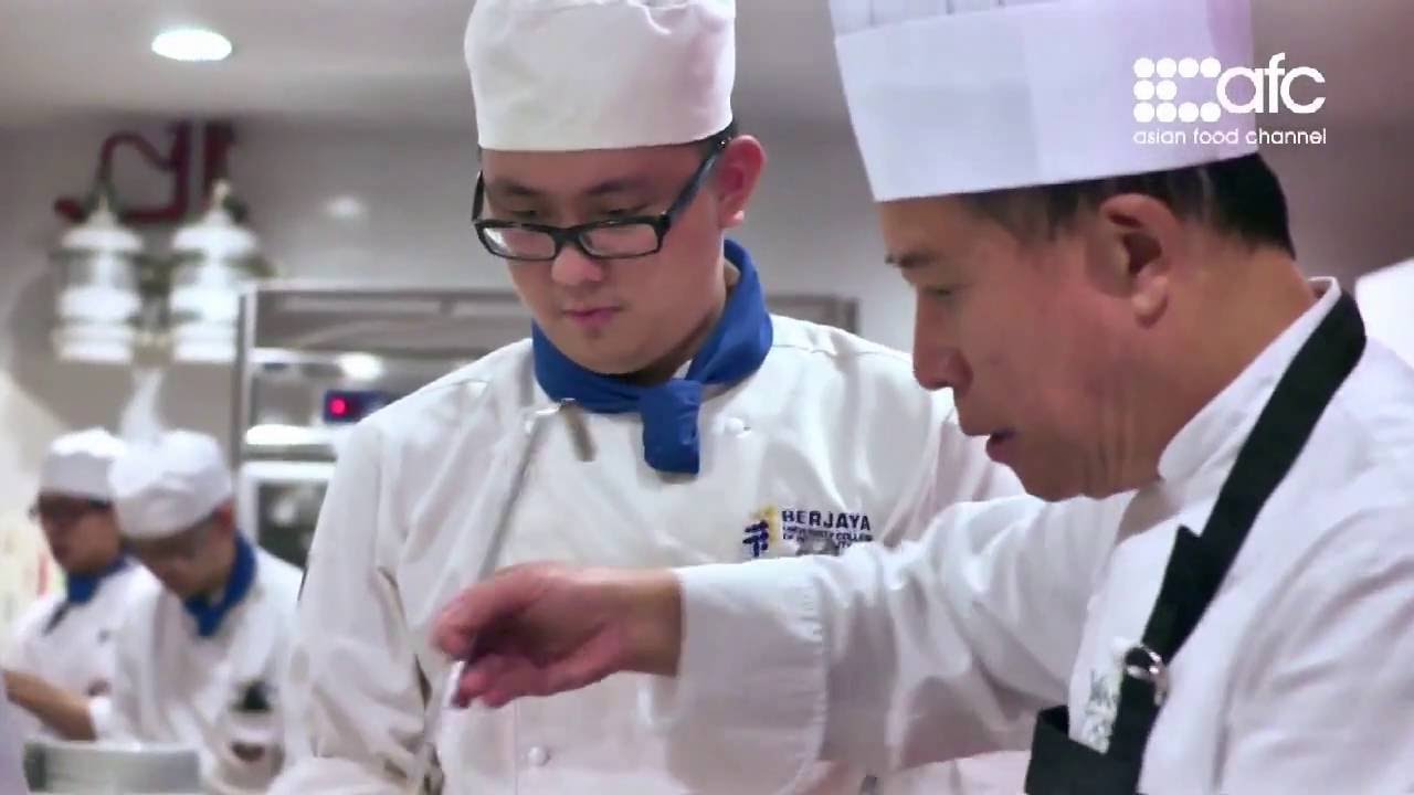 Martin Yan Celebrity Chef at the Best Culinary School in ...