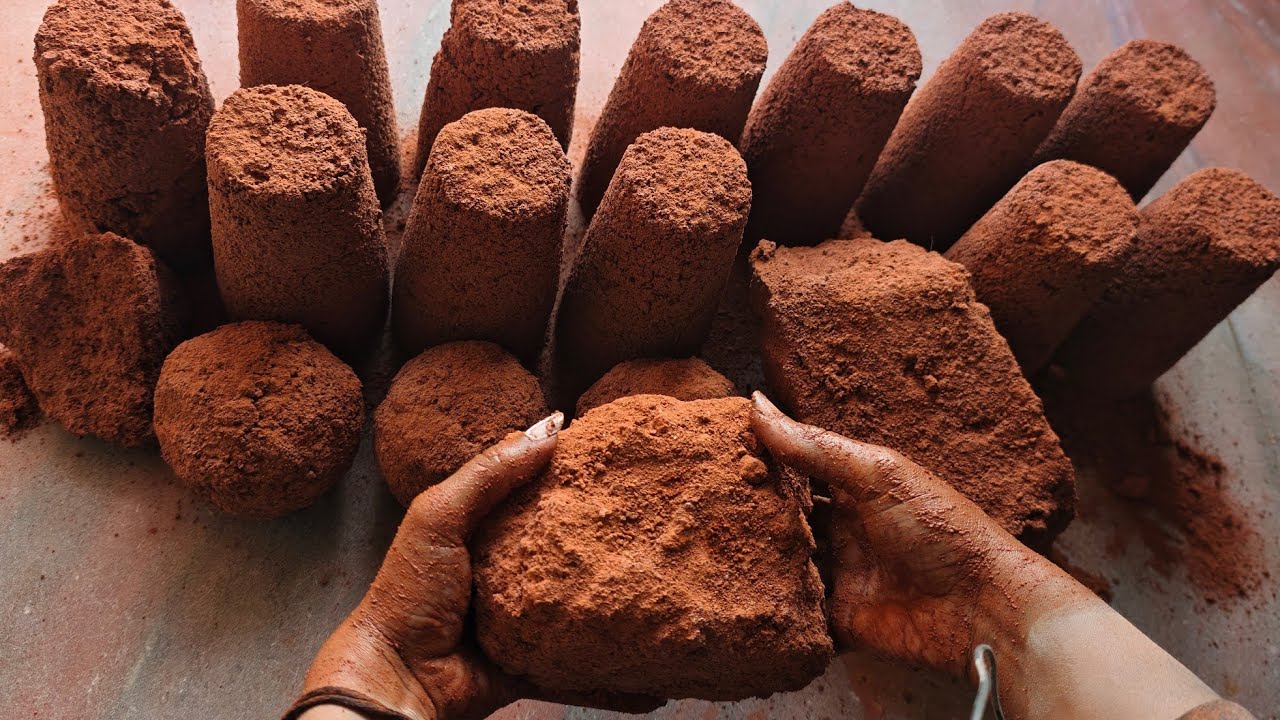 Masterpiece Handmade gritty red sand crumbl on floor+Claypot