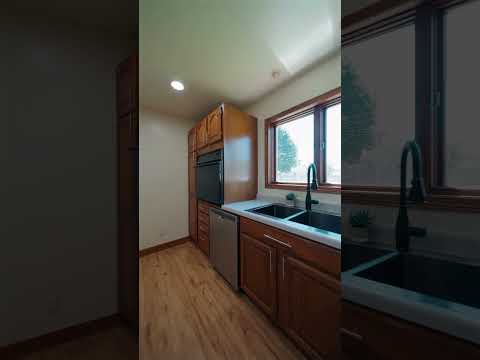 1615 Ashland Avenue, Sheboygan, WI home video tour