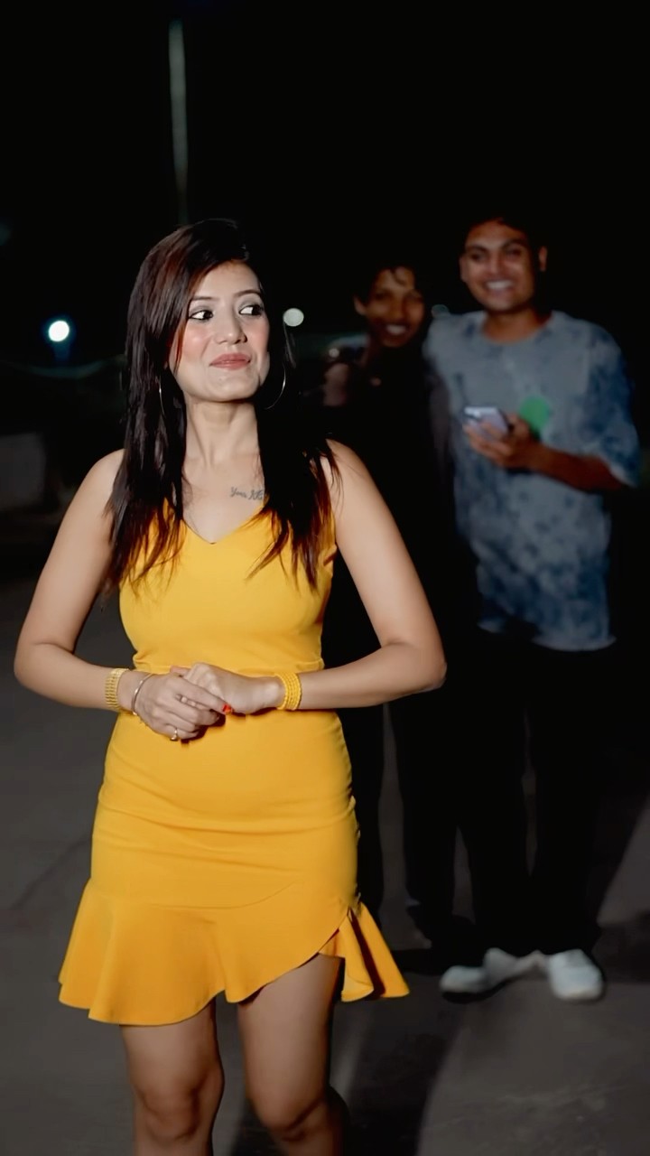 Number chahiye mera ?? #shorts #ytshorts #couplegoals #khwahishgal