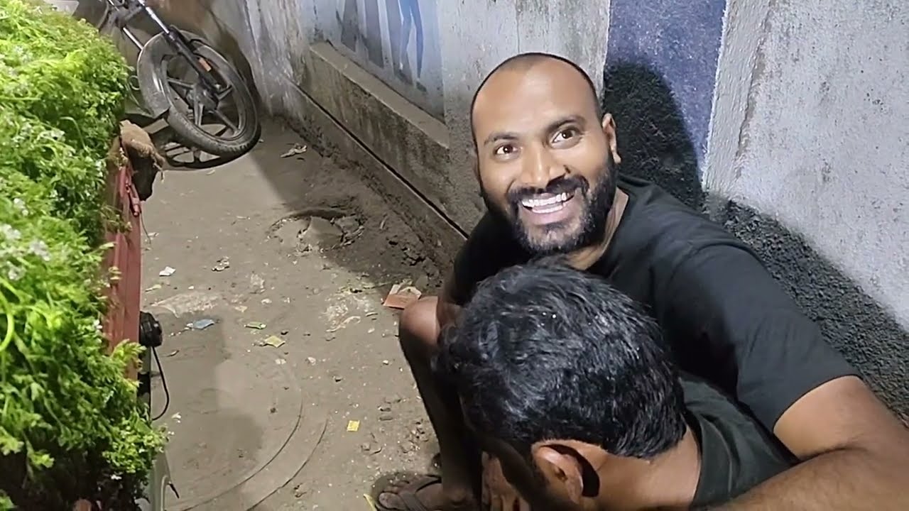 UK RIDER 007🤙🏻उसके बारे में बात करते करते पहुंच गए दोस्त लोगों के साथ मौज मस्ती करने_✅#viralvideo