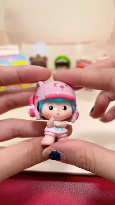Cute Zozo Blindbox Pink Helmet! #pink #blindbox #cutethings #zozo #unboxingvideo #actionfigures