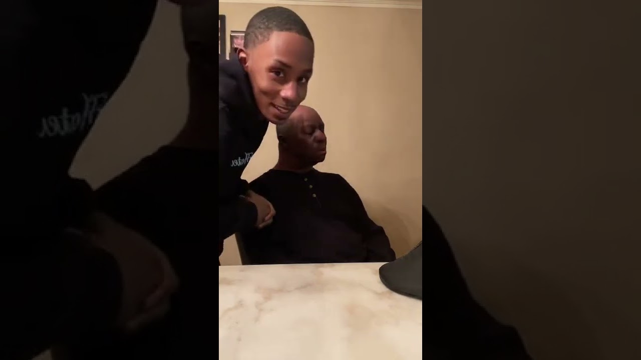 Я разыграл тётю и облил её молоком!😭😱