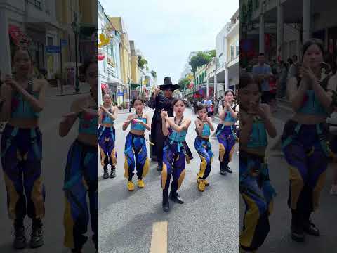 Follow us #Dance #trending #viral