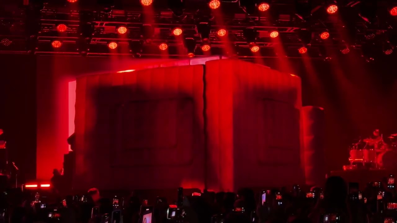 Camila Cabello - Shameless (opening) Yours, C x Tour Sydney 30/08/25