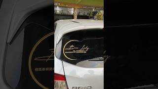 Sticker Boss Lady Gold di Kaca Belakang Brio