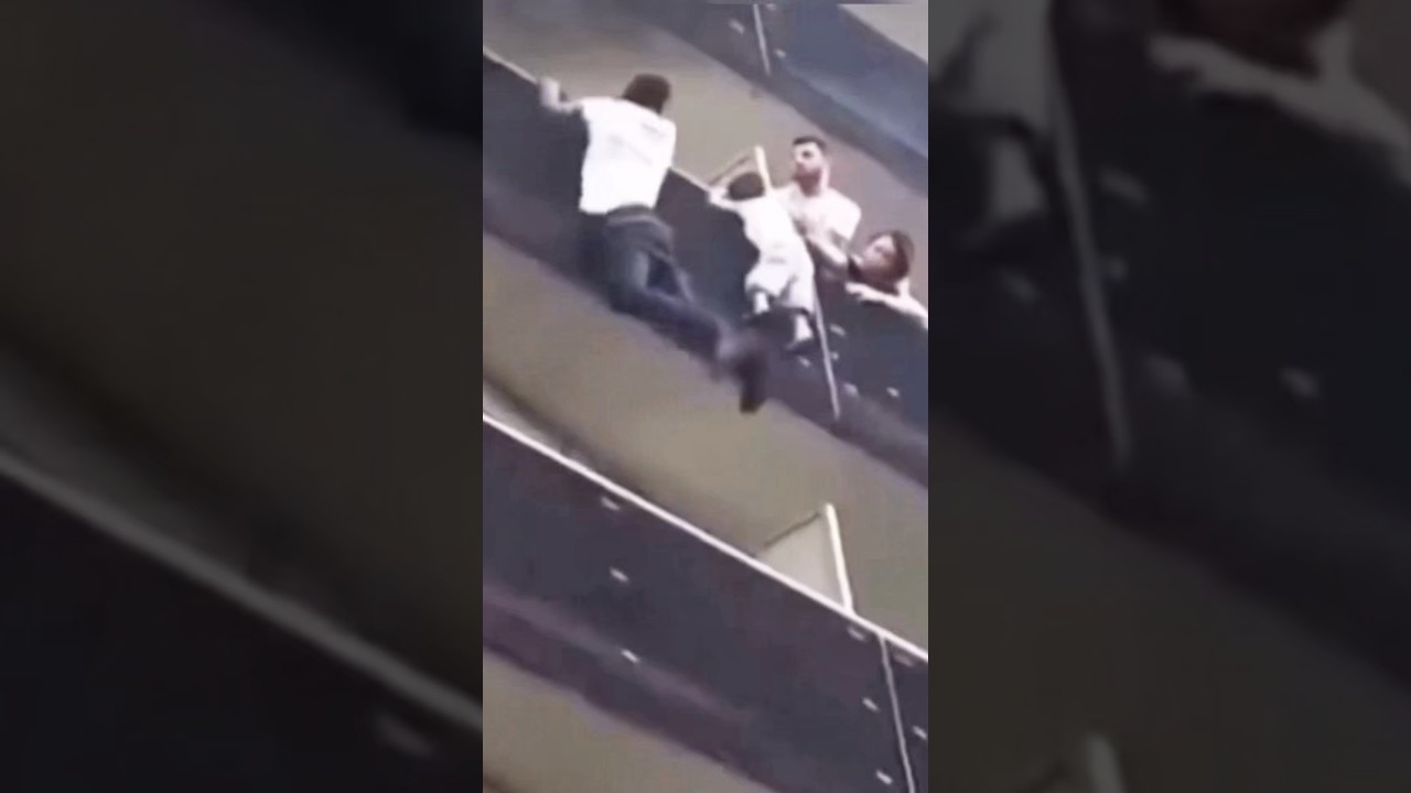 ПАДАЮЩЕГО С БАЛКОНА МАЛЫША СПАС ЭМИГРАНТ 