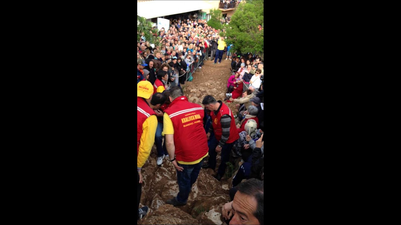 02 Maggio 2014: arrivo di Mirjana alla Croce blu