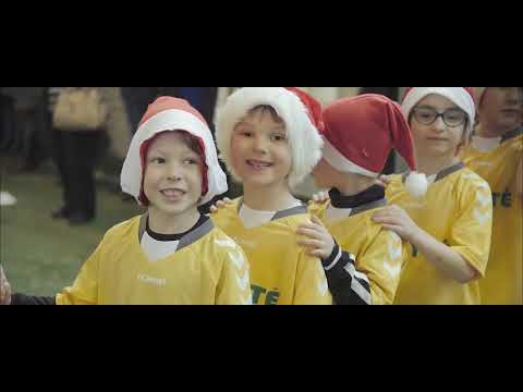 Video: SI: Prieš Kalėdas Ateina Naujas Futbolo Vadybininko Rankinis
