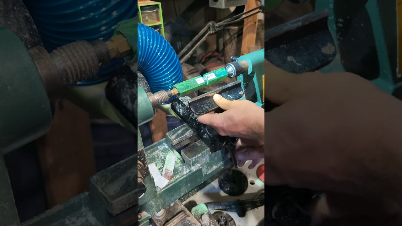 Setting up the lathe to turn down this pen!