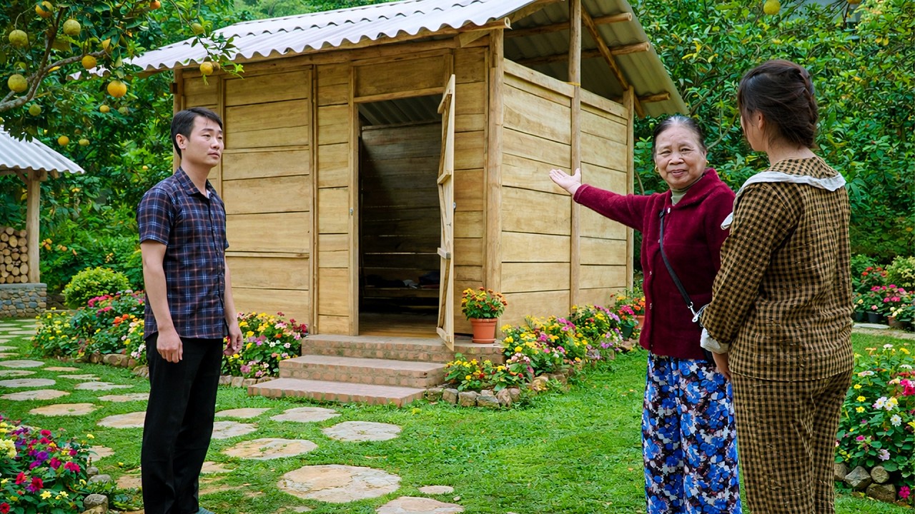В тихой сельской деревушке внезапное знакомство приводит офицера в замешательство.