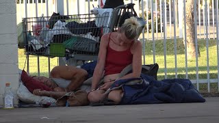 sad life of homeless people in America 6