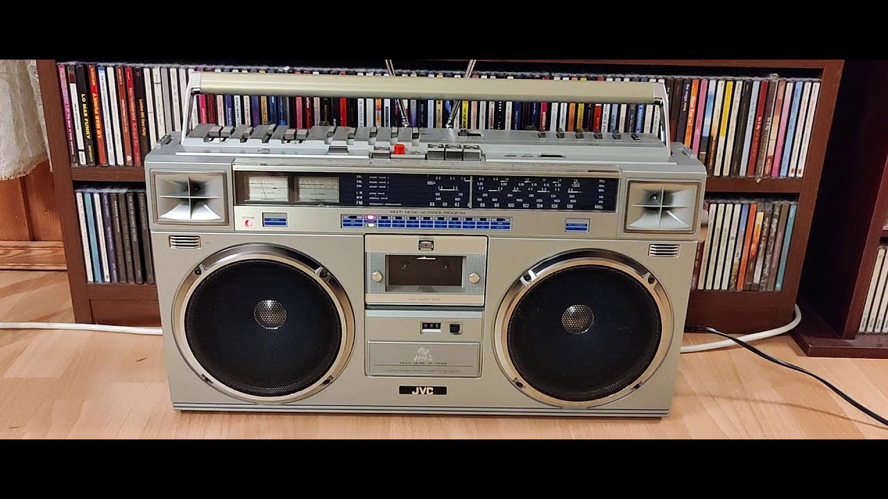 Boombox Ghettoblaster JVC RCM70 hits with superb Eurodisco YouTube