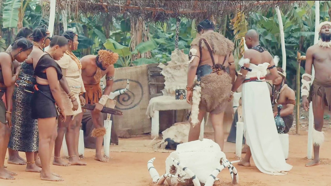 Missing Crown Prince Fell In Love With The Virgin Palace Maid The Wisked Queen Threw Out Of Palace