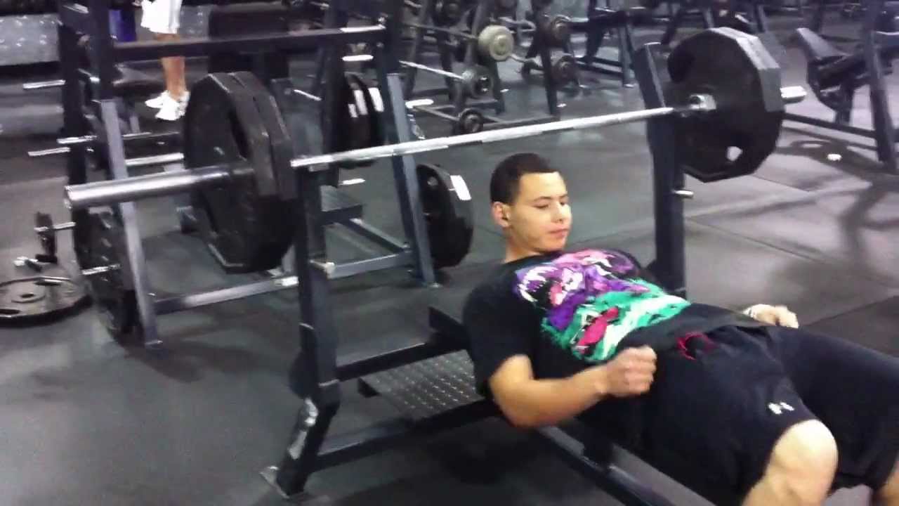 What Is A Good Bench Press For A 15 Year Old