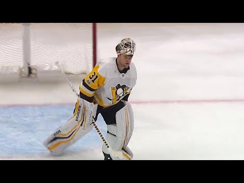 Antti Niemi gets pulled in Penguins debut