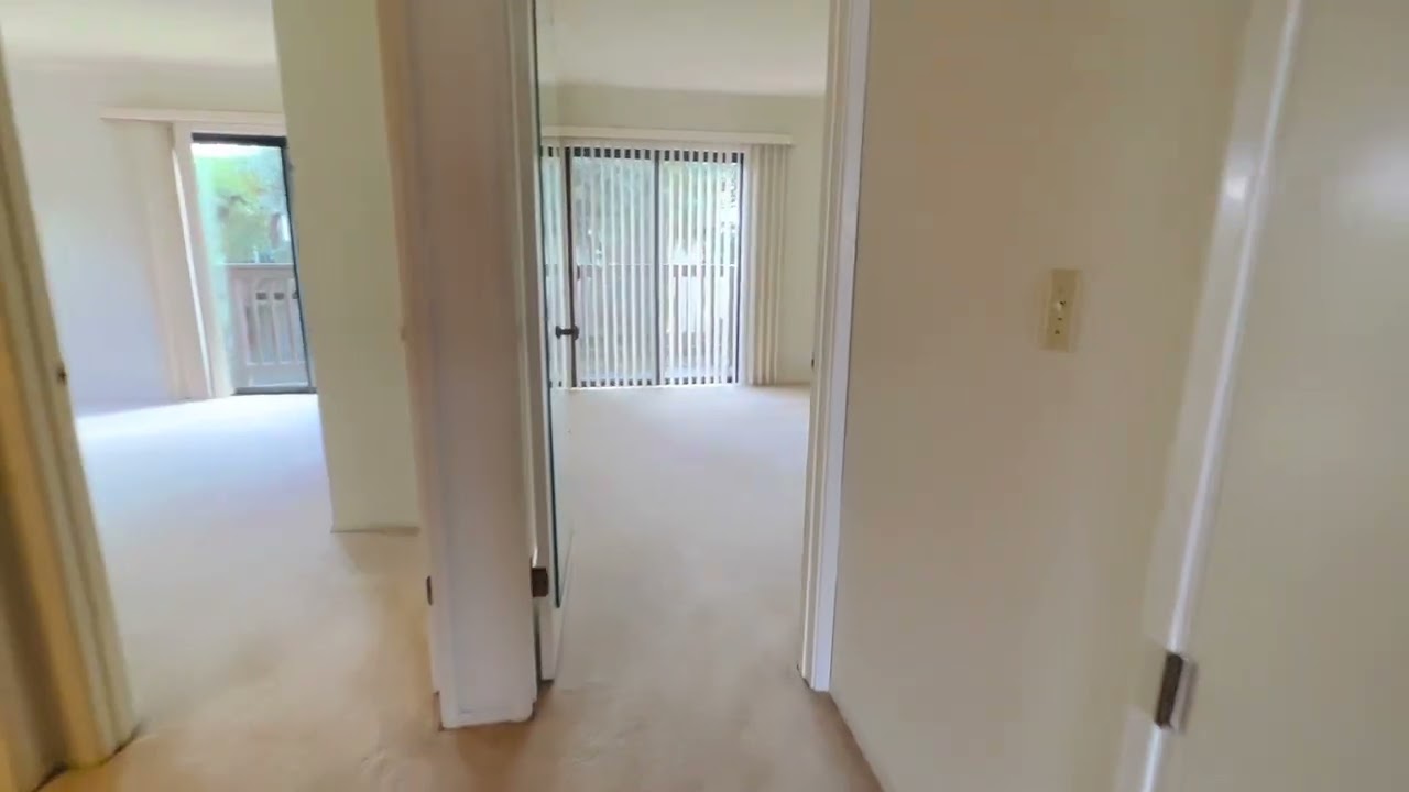 Oceanview apartment - available now!