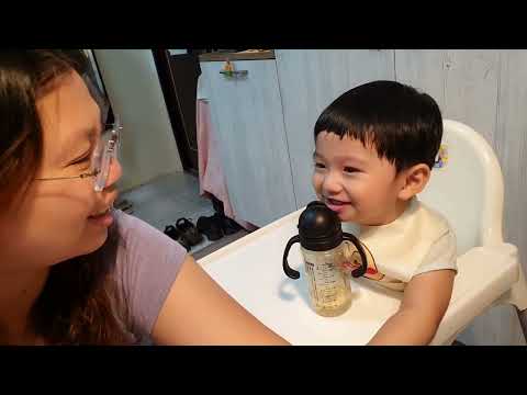 媽媽只是說葛格，咚咚寶寶就開心的大笑｜咚1y5m28d 桐8y2m
